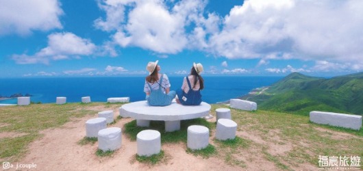 蘭嶼氣象站景點導覽-登高俯瞰東西兩側蔚藍太平洋全景